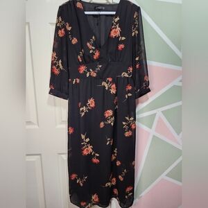 NWOT Dynamite Floral Maxi Dress (Size Large)